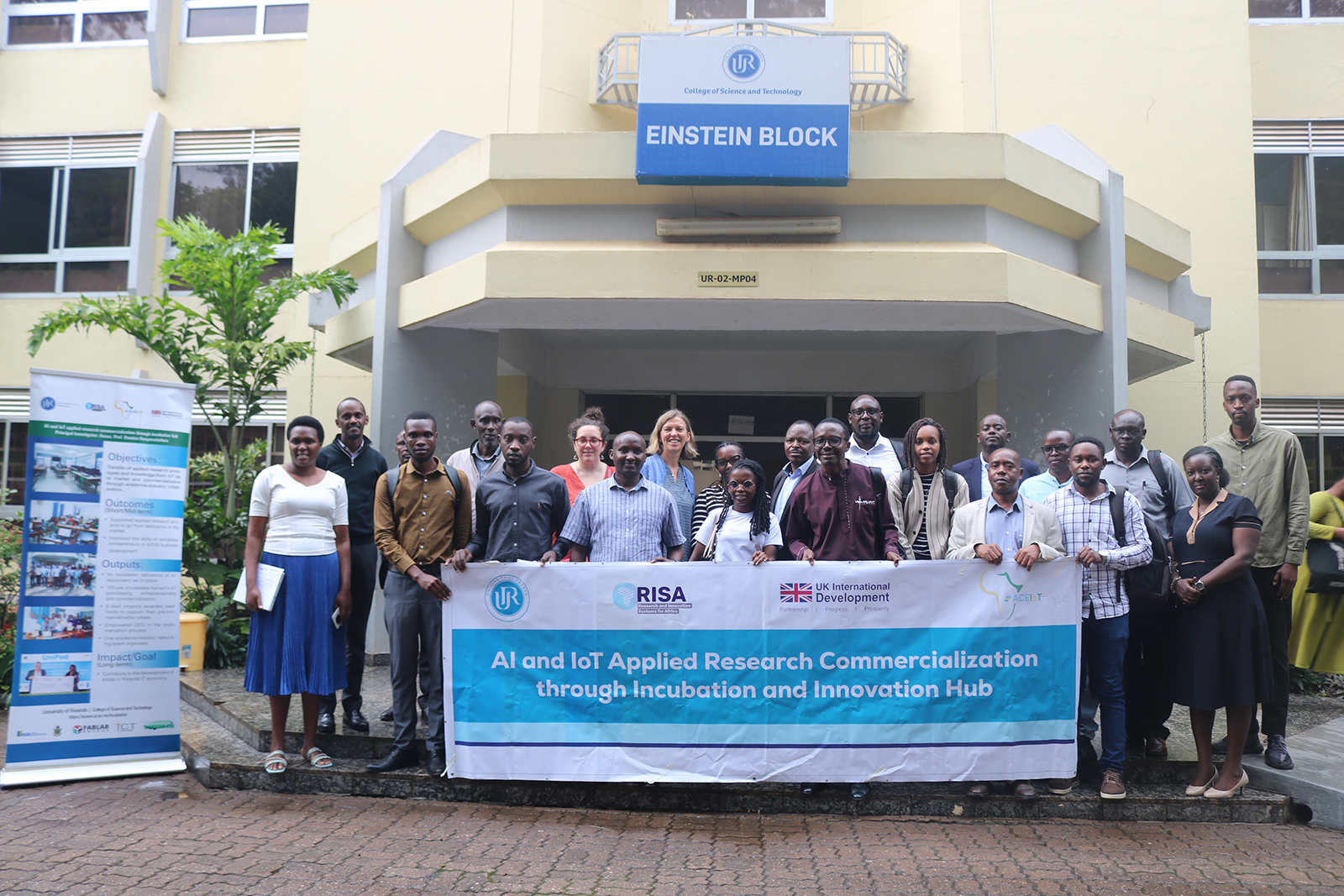 Following their visit to the AI & IoT Incubation Hub Project, the ACEIoT team and the RISA-FCDO delegation took a group photo.