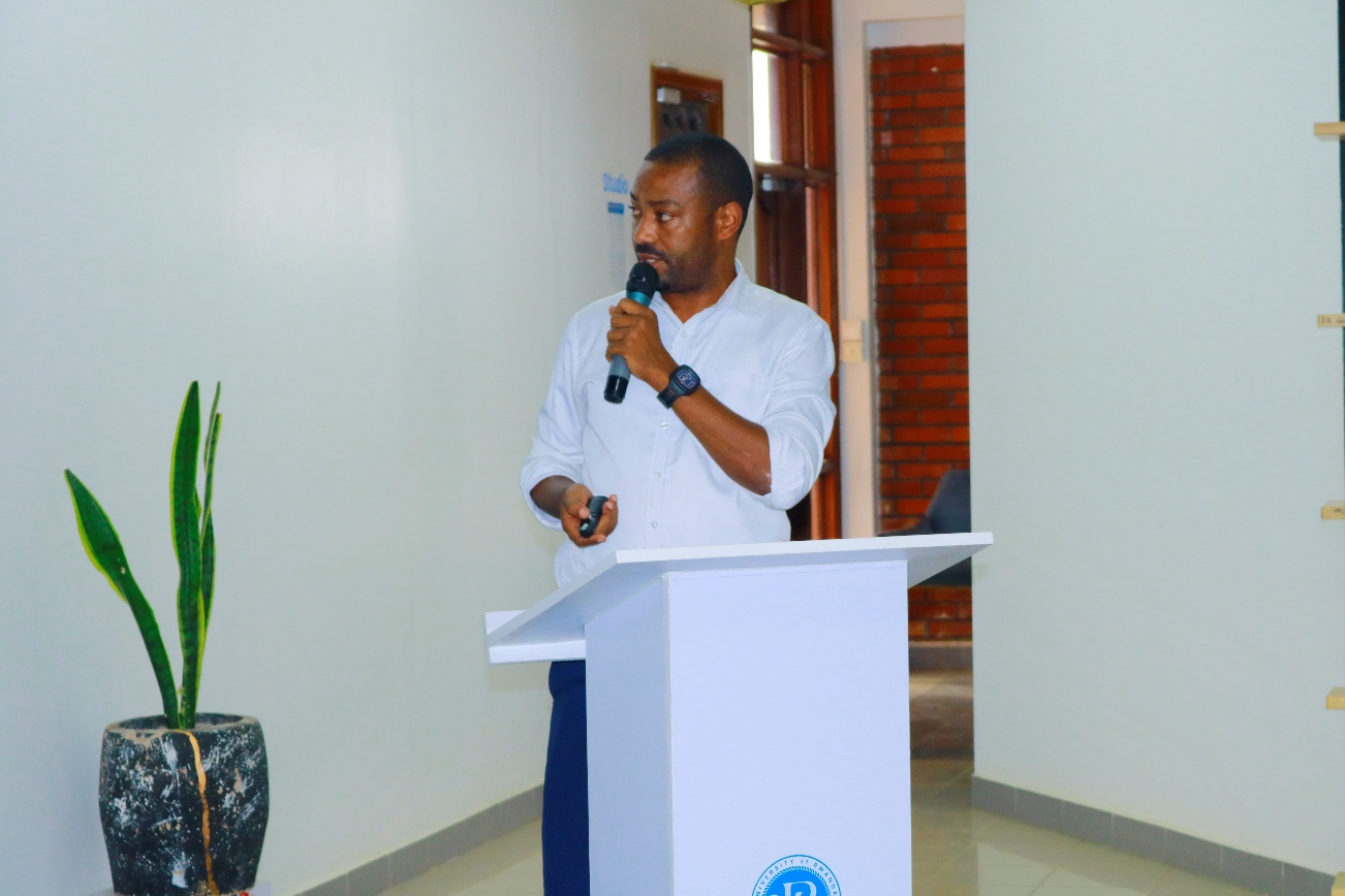 Mr Nyakuri Jean Pierri presenting his research in agriculture