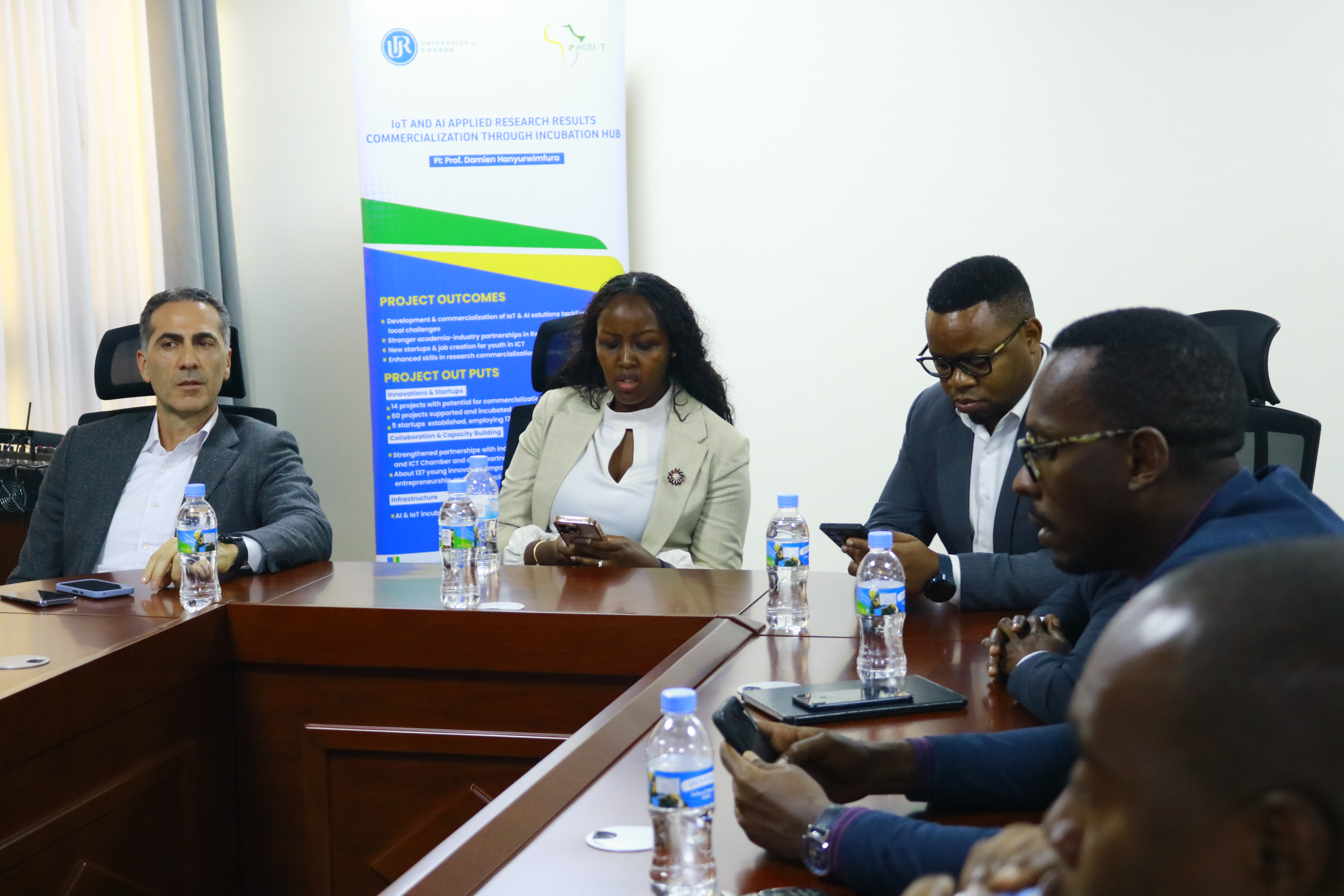 Minister of ICT and Innovation visits ACEIoT 